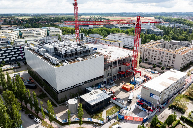 Equinix tops out Munich data center in Germany
