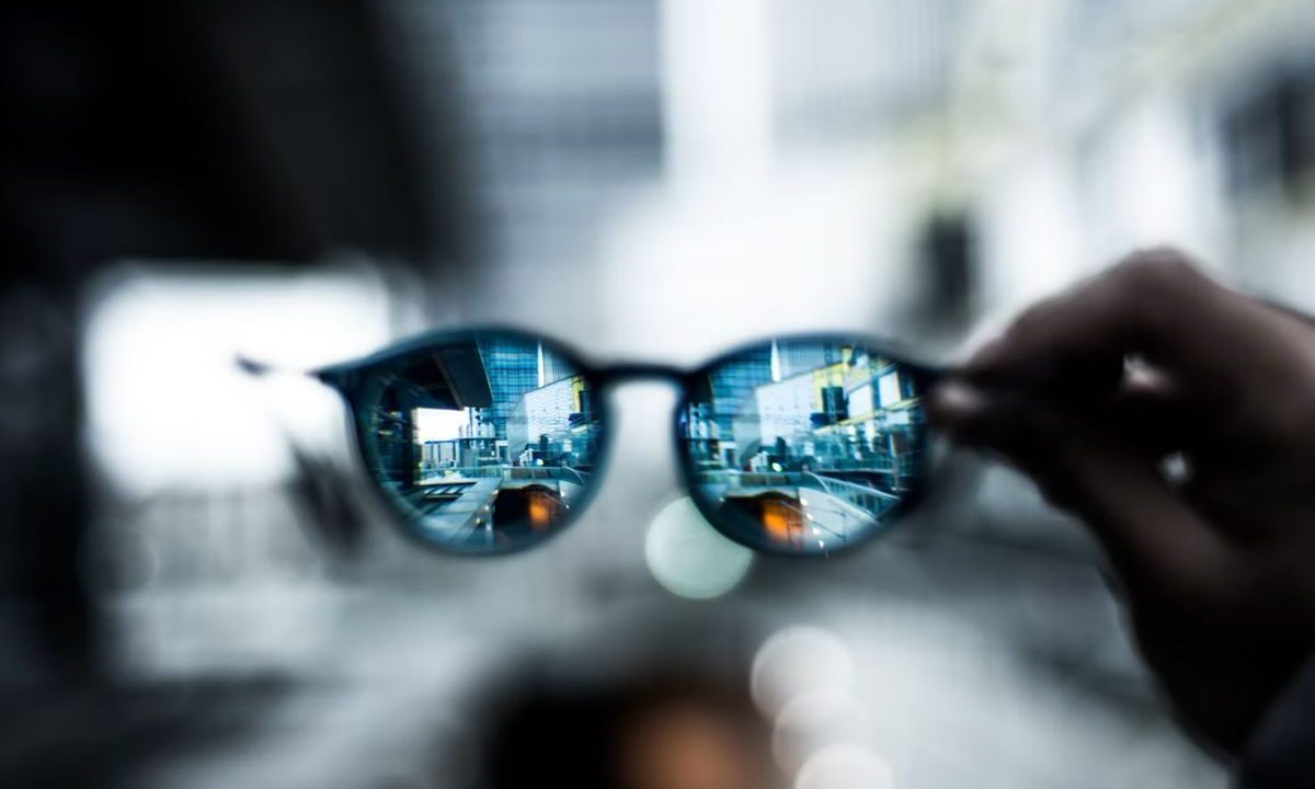 The two paths AI smart glasses are taking in 2026