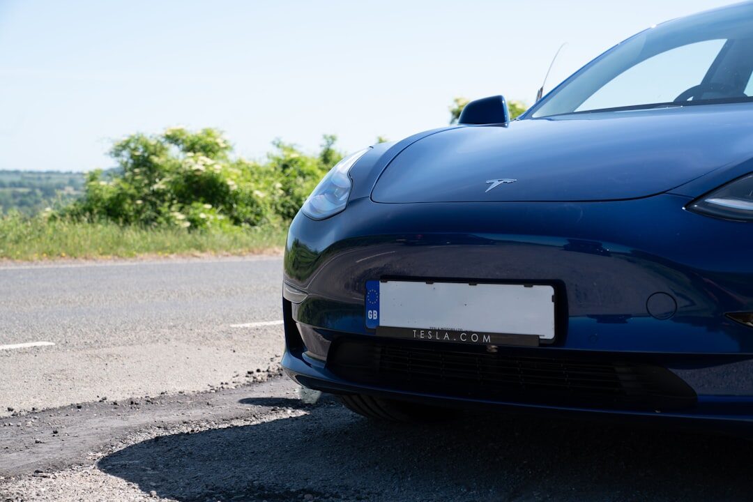 Tesla sets October 1 reveal for new Roadster