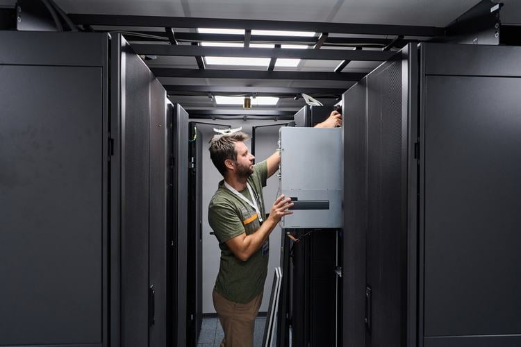 Sponsored: How 800 VDC could change the liquid cooling game